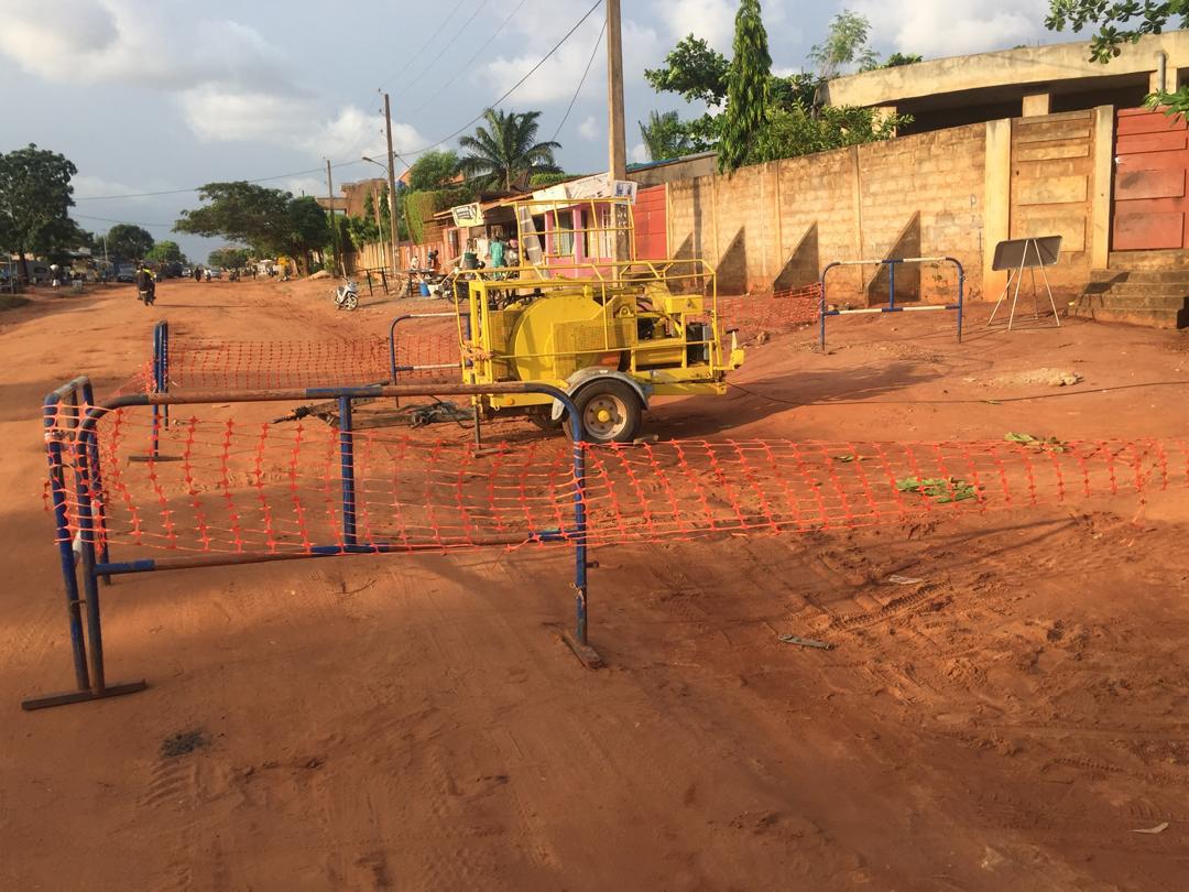 Balisage de chantier — filets de sécurité orange