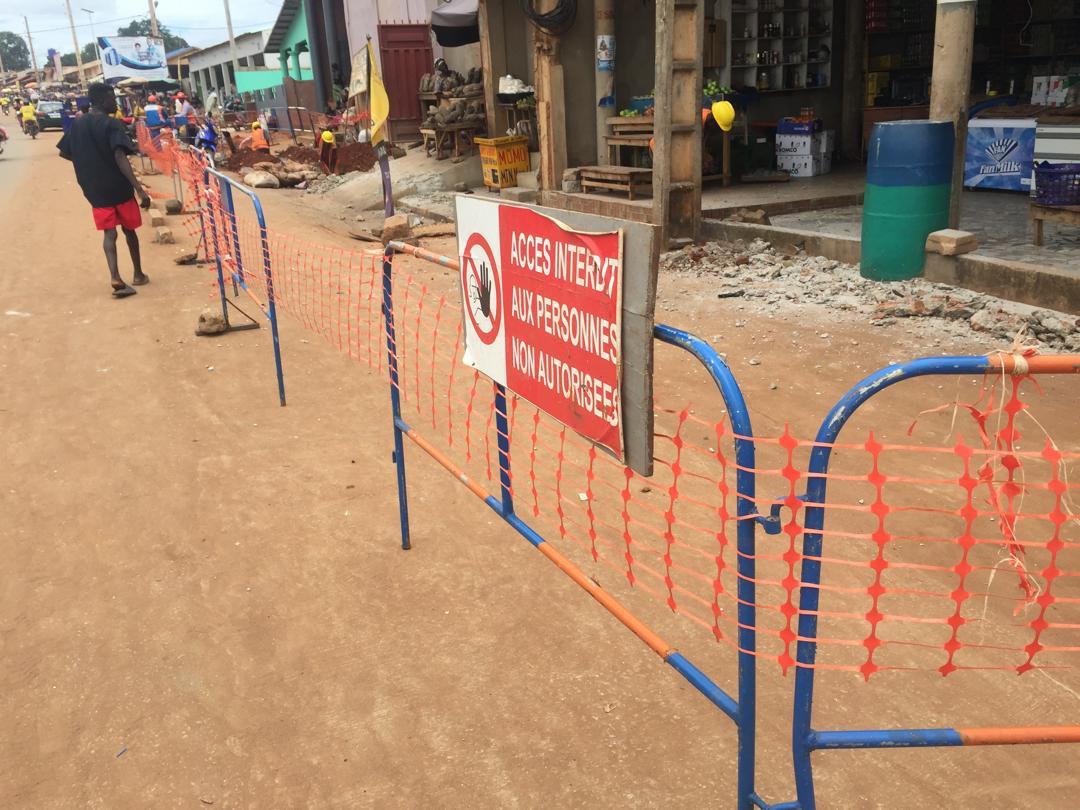 Accès interdit aux personnes non autorisées — chantier urbain